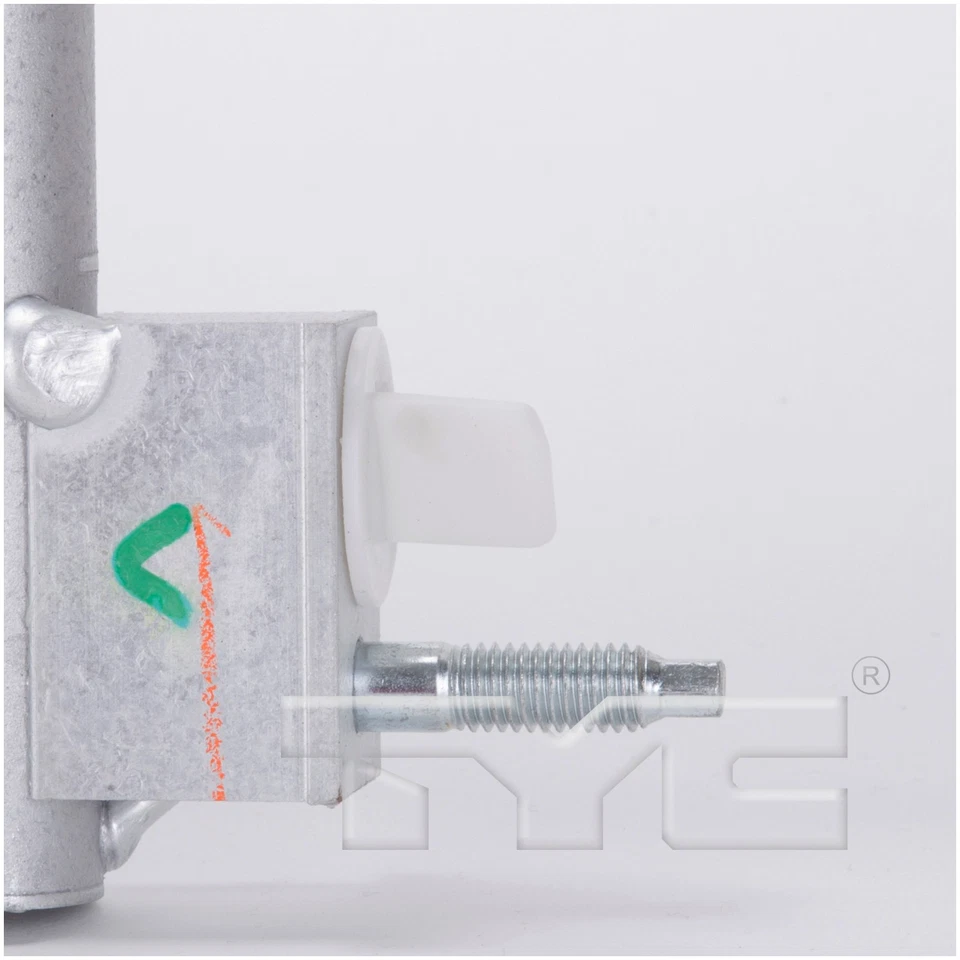 Condensador de aire acondicionado para Ford Focus 2008-2011 2,0 L L4 TYC 2008 2009 2010 2011 Foto 4 de 4