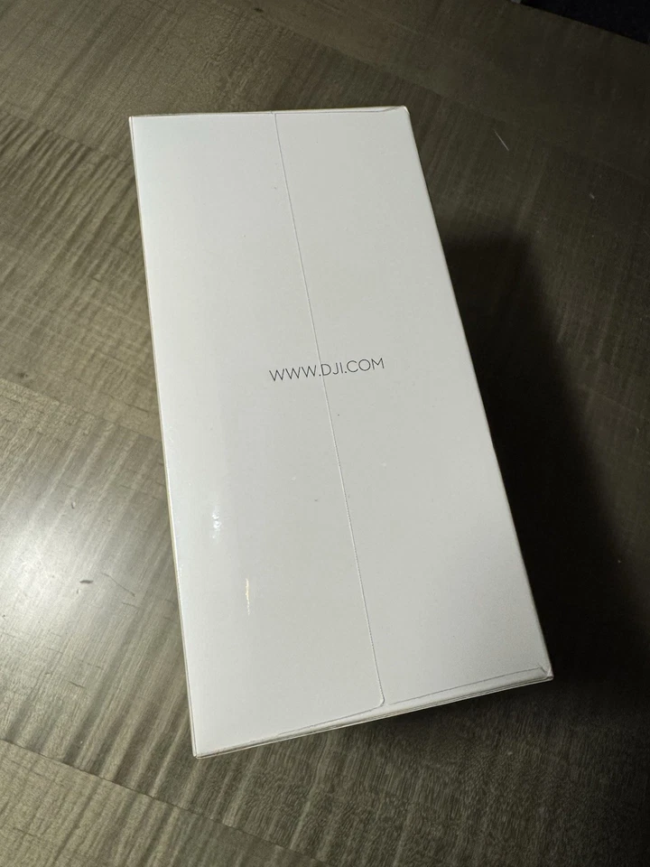 NEW DJI Osmo Pocket 3 Creator Combo 1 Inch CMOS Pocket Gimbal Camera 4K 120fps - Image 2 of 4