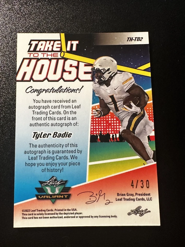 2022 Leaf Valiant GREEN ICE Rookie Tyler Badie Auto. SP #d /30. Broncos - Image 2 of 3