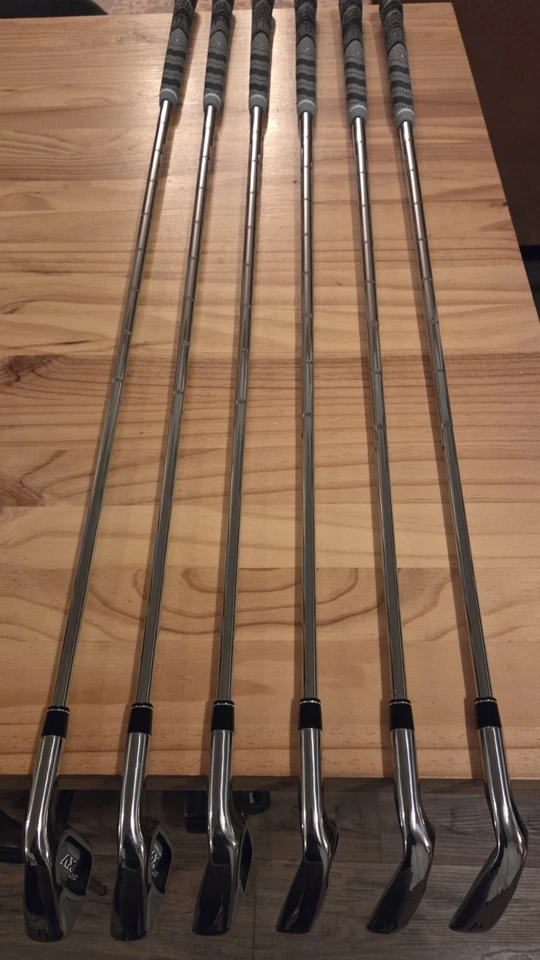 Juego de varillas flexibles de hierro de golf 5-PW R para diestros *Nuevo* Foto 2 de 4