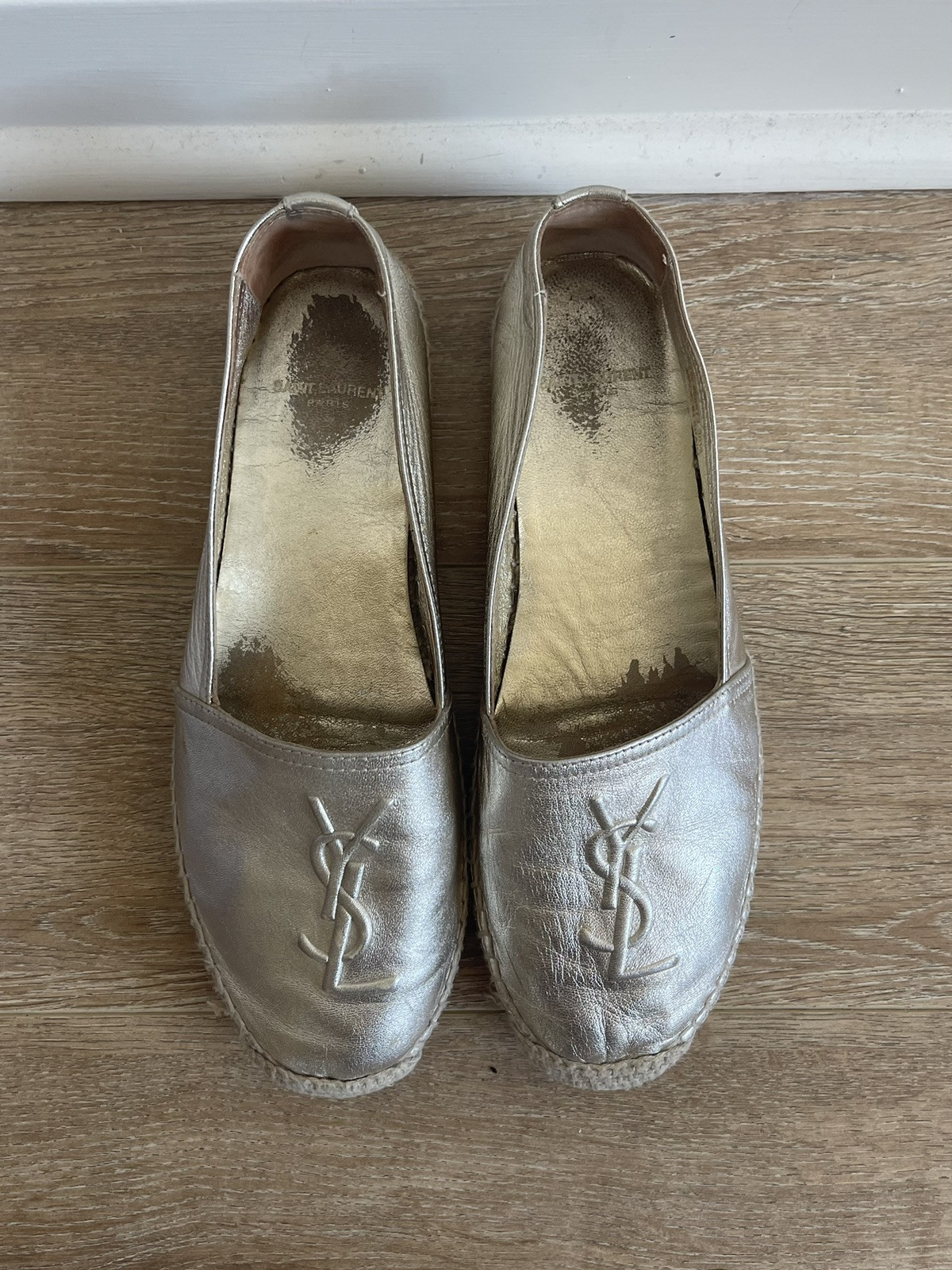 Espadrillas Saint Laurent YSL in pelle metallizzata con logo oro pallido misura 38 5
