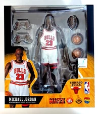 MAFEX No.255 Michael Jordan (Chicago Bulls HOME) Action Figure [Medicom Toy]