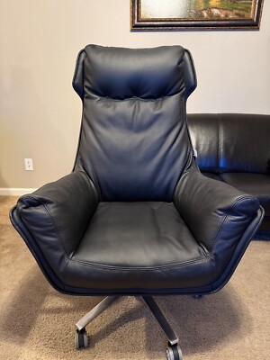 Kinnls Austin Upholstered Leather Executive Office Chair