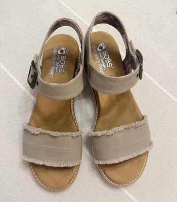 Skechers BOBS Memory Foam Ankle Strap Wedge Sandals Beige Women s US 9