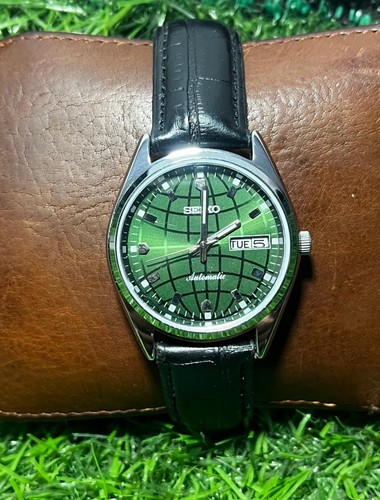 Vintage Seiko 5 Automatic Movement Watch Green Dial Day-Date Japanese Brand 