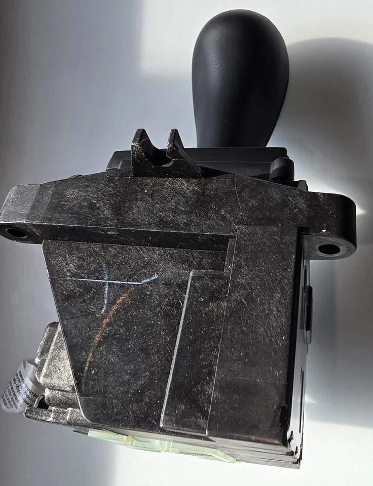 2013-2016 BMW F10 M5 4.4L V8 DCT CARBON FIBER SHIFTER OEM  - Image 3 of 4