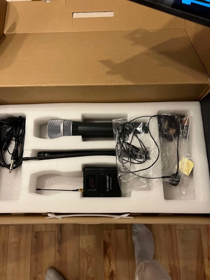 Phenyx Pro Wireless Microphone System Dual Cordless UHF Stage/Studio PTU-2U-1H1B - Image 3 of 4