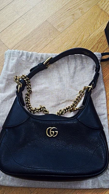 Gucci Schultertasche Damen Leder Schwarz Halbkreis GG-Logo, Kettenriemen, Zip - Bild 1 von 4