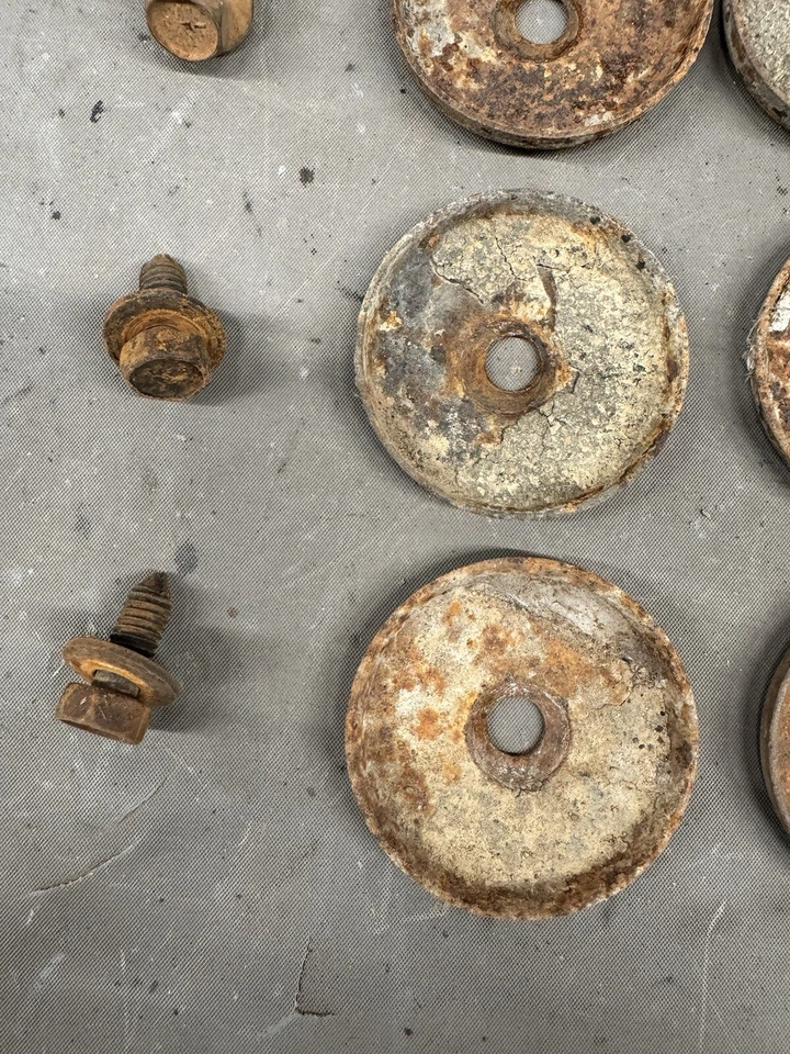 Chevy Impala 1958-1972 guardabarros interior rueda bien forro soporte pernos arandela Foto 2 de 4