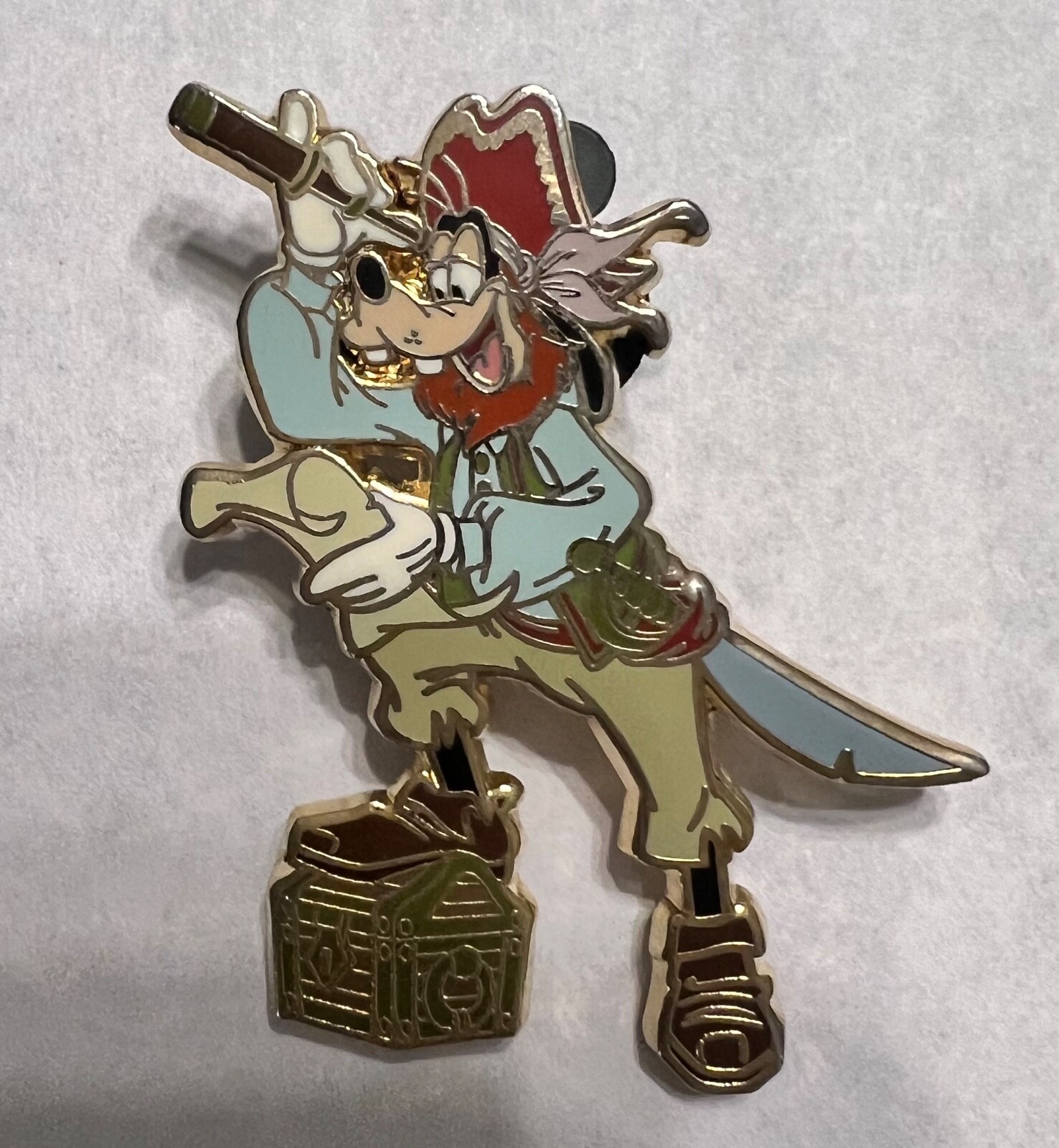 DISNEY Goody Pirates of the Caribbean Pin