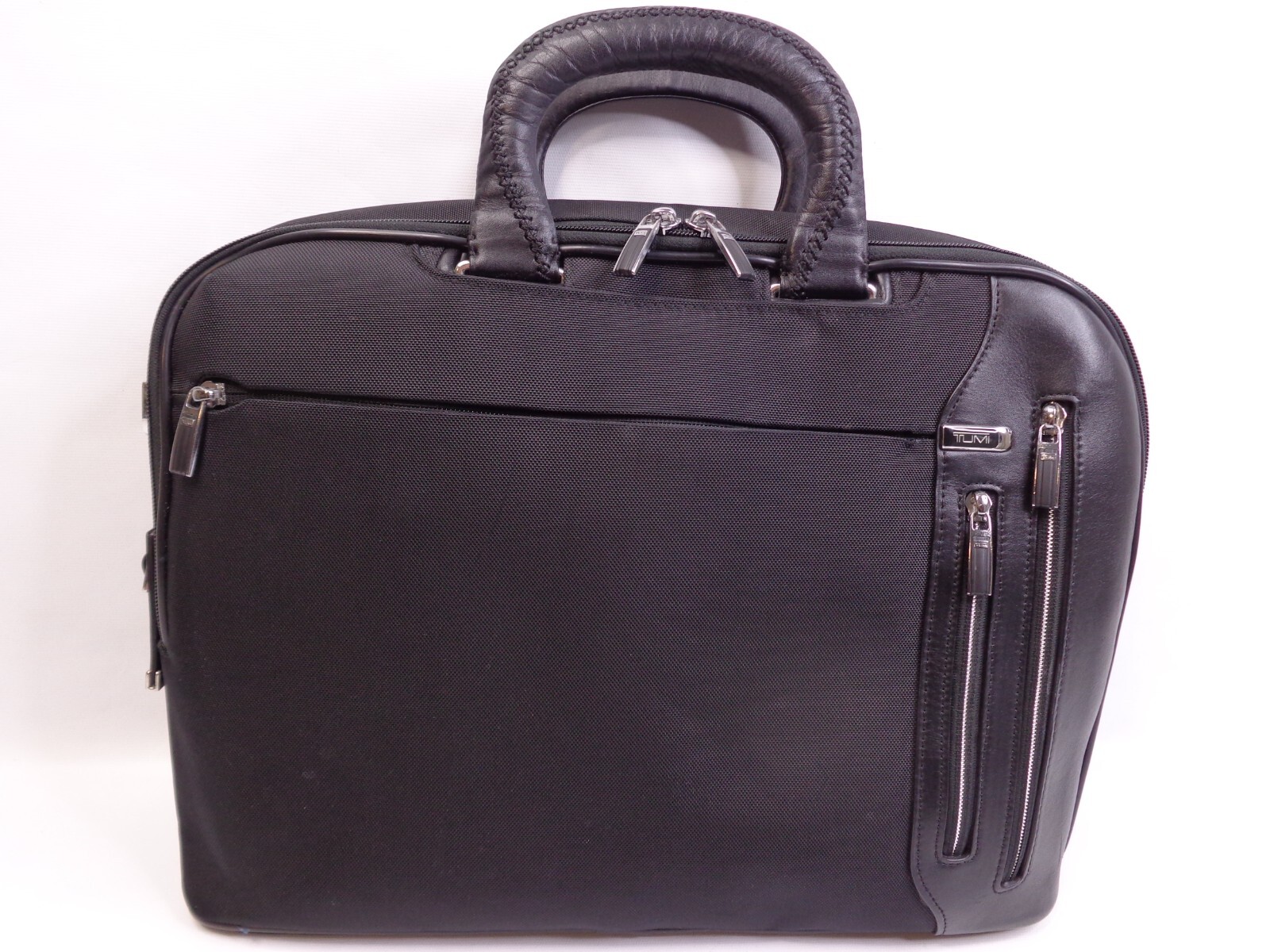 TUMI ARRIVE SLIM BRIEFCASE MESSENGER COMPUTER BAG LEA… Gem