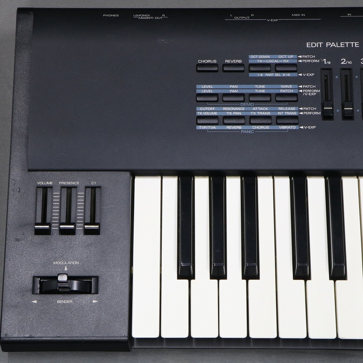 Roland ローランド JV-90 シンセサイザー 本体のみ Roland ローランド JV-90 シンセサイザー 本体のみ - メルカリ