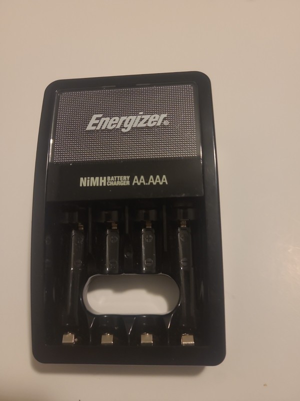 Energizer NiMH Battery Charger AA.AAA - For Rechargeable Batteries