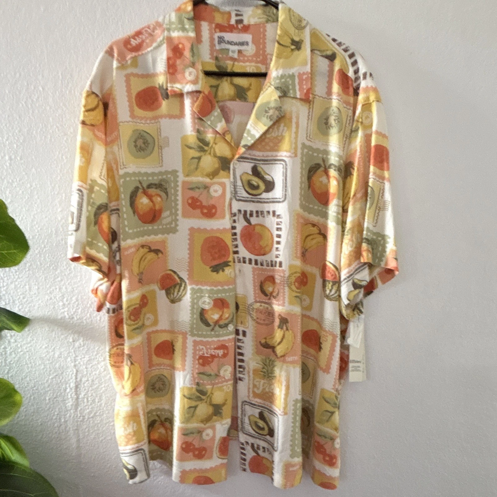 NWT No Boundaries Men’s 2XL Tropical Fruit Print Button Up Camp Shirt Hawaiian