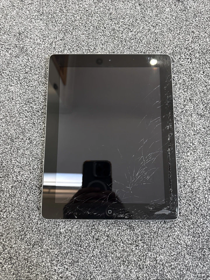 Apple iPad 4th Generation (A1458) 9.7" - 16 GB - Wifi Only Black Cracked Display - Image 2 of 4