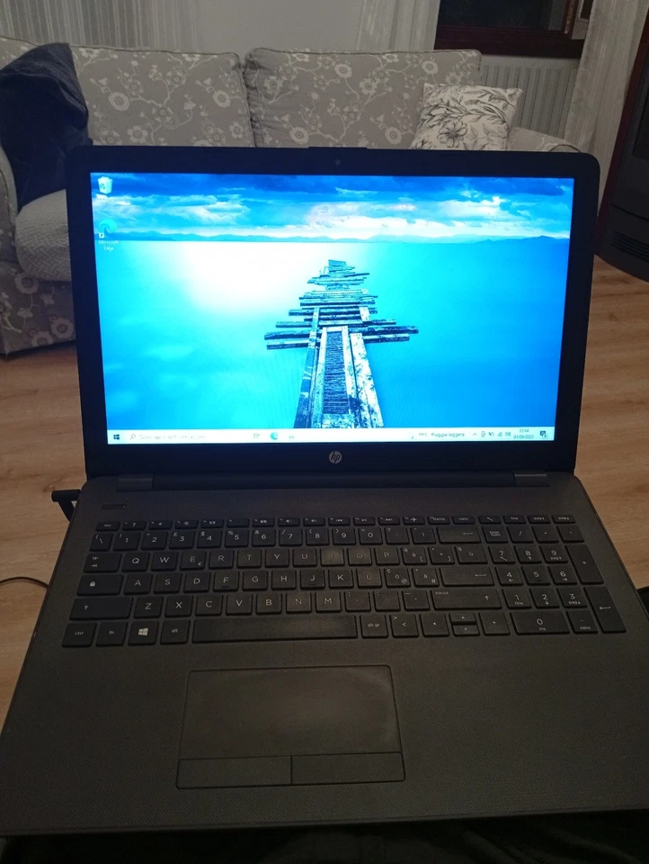 HP 255 G6 15,6" (8 GB RAM, AMD E2-9000e, 2,0GHz, 120 GB SSD) - Immagine 3 di 4