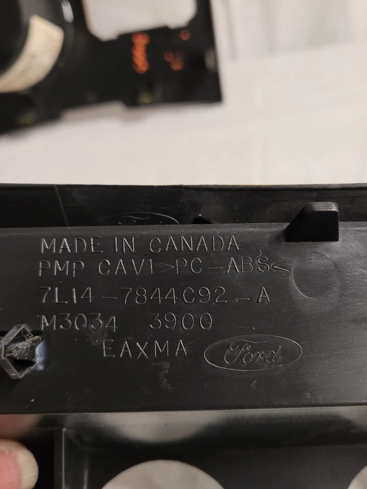 Moldura Ford Expedition HVAC 2007-2011 acabamento grão de madeira fabricante de equipamento original com suporte para copo - Imagem 4 de 4