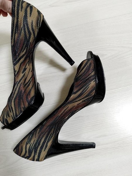 Women Carlos Santana Heels Black Patent 38