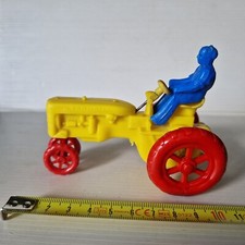 JOUET DE BAZARD PLASTIQUE RIGIDE 1/32 tracteur Farmall 1955 la terme