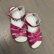 NEW toddler little girl shiny pink leather salt water sandals 7 8 9 10 11
