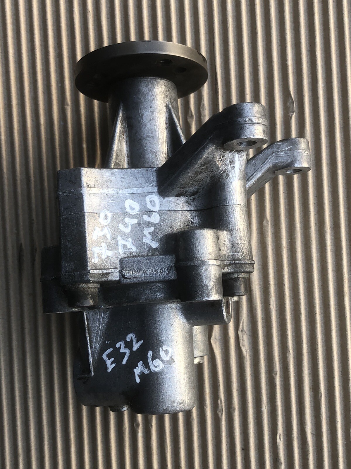 BMW E32 M60 730i 740i Power Steering Pump Vane Pump 1140899 