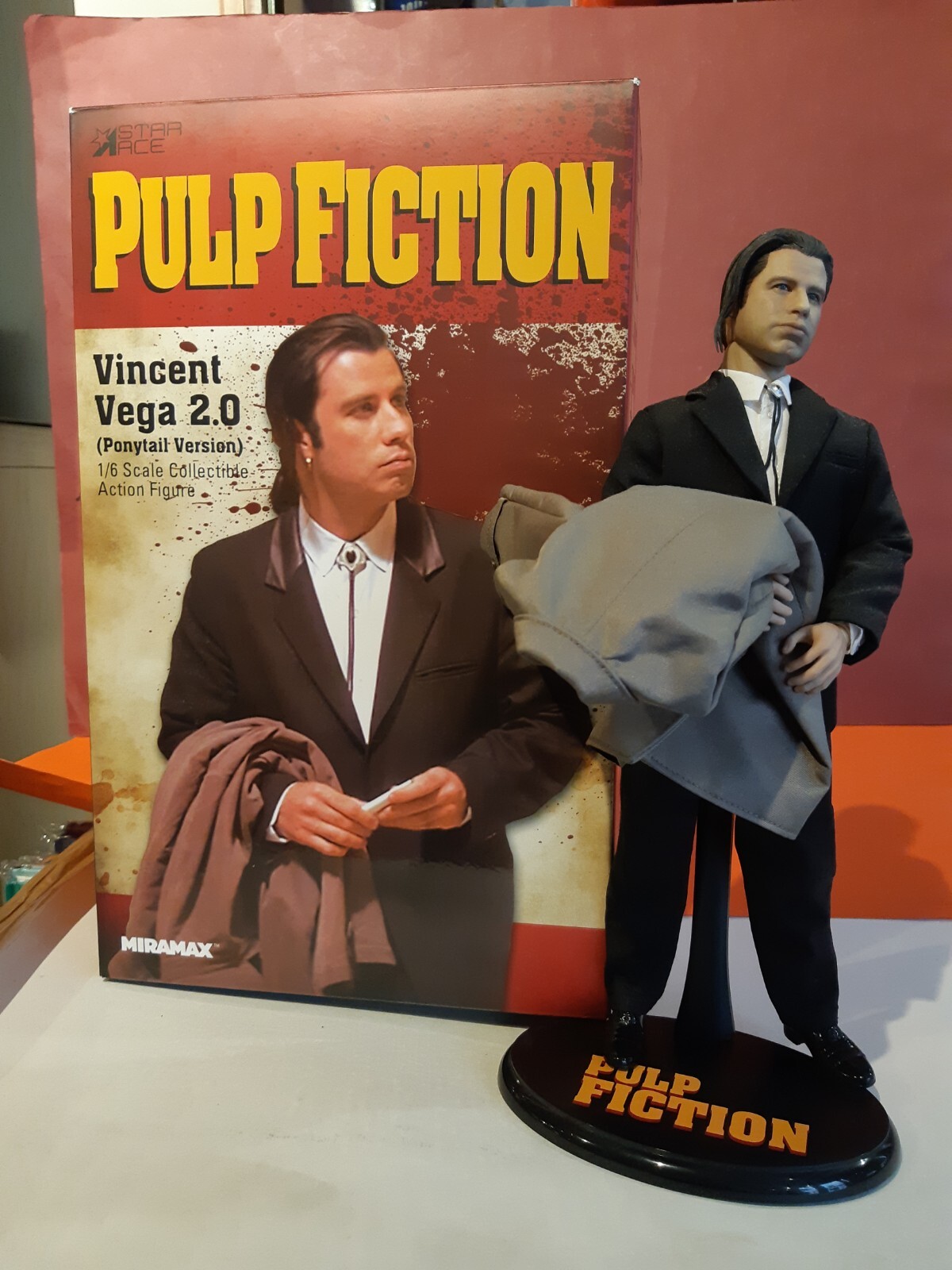 Figurine Pulp Fiction Star Ace Vincent Vega 30 cm, le cadeau parfait pour fan de cinéma