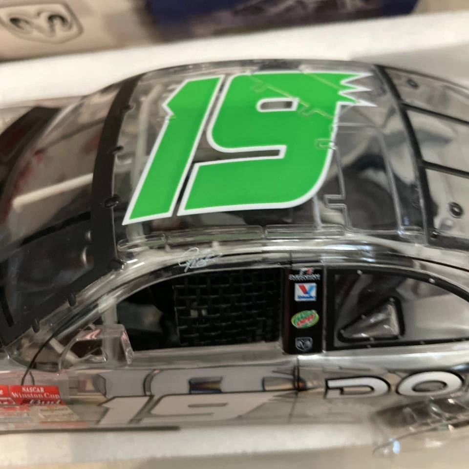 NASCAR Diecast 1 24 # 19 2002 Jeremy Mayfield Clear Stock Car Dodge Foto 3 de 4