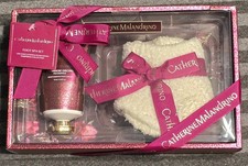 Catherine Malandrino Foot Spa Set 2 Piece Moisturizing Foot Cream w/ Plush Socks