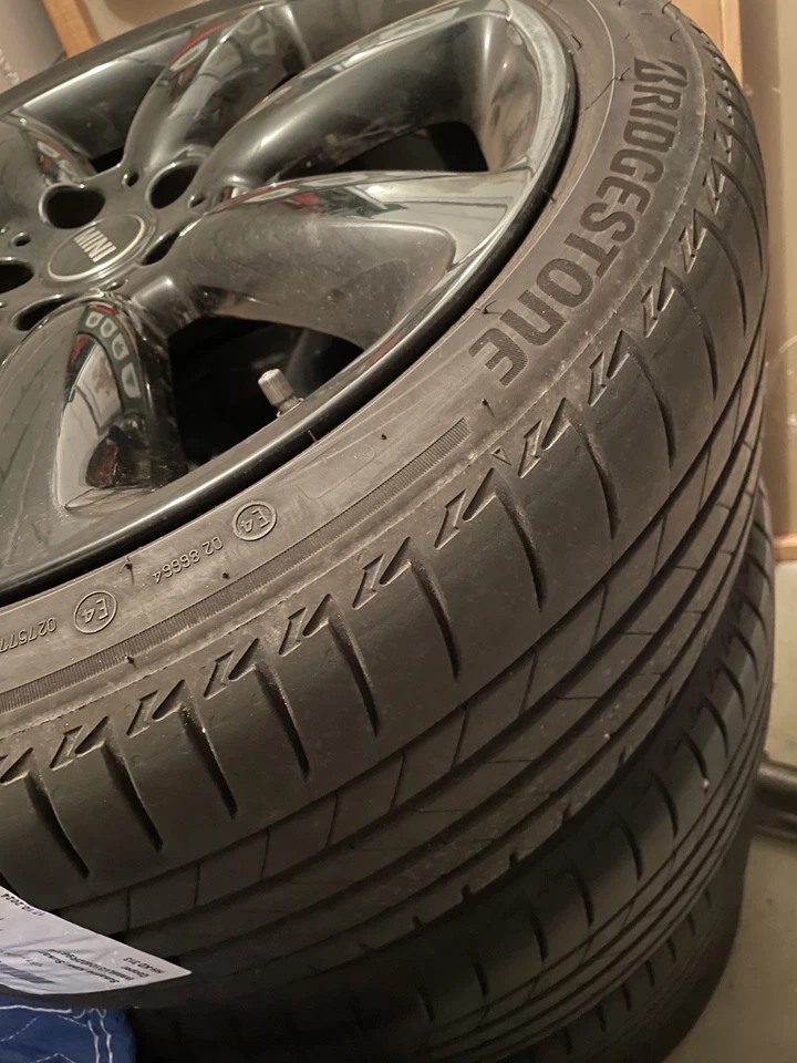 Top Sommer-Kompletträder MINI Clubman 18" Star Spoke Black – Bridgestone Runflat - Bild 2 von 4