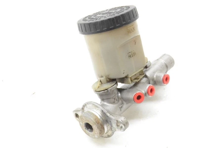 Nissan 240sx S13 1989-1994 cilindro maestro de freno sin ABS Foto 3 de 4