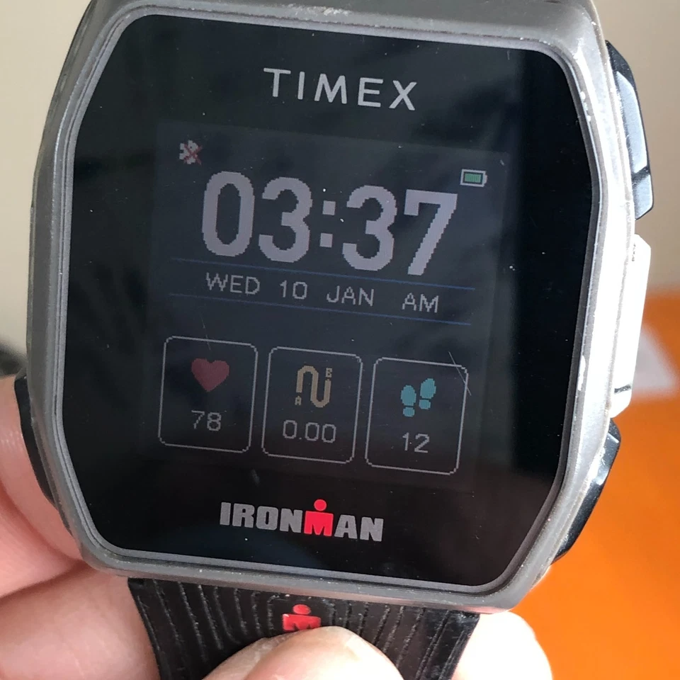 Reloj inteligente Timex Iron Man R300 para hombre TW5M37609 monitor óptico de ritmo cardíaco del sueño Foto 3 de 4