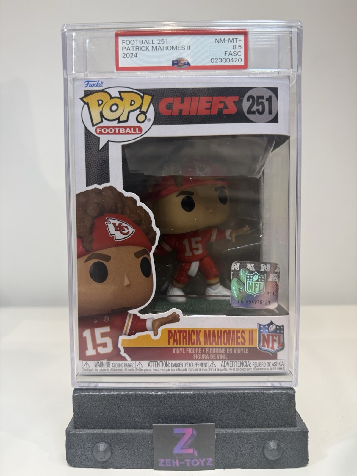 Funko Pop! NFL Football Kansas Chiefs Patrick Mahomes || #251 PSA Graded 8.5