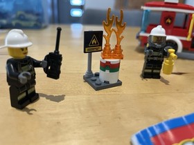 LEGO CITY: Fire Ladder Truck (60107)