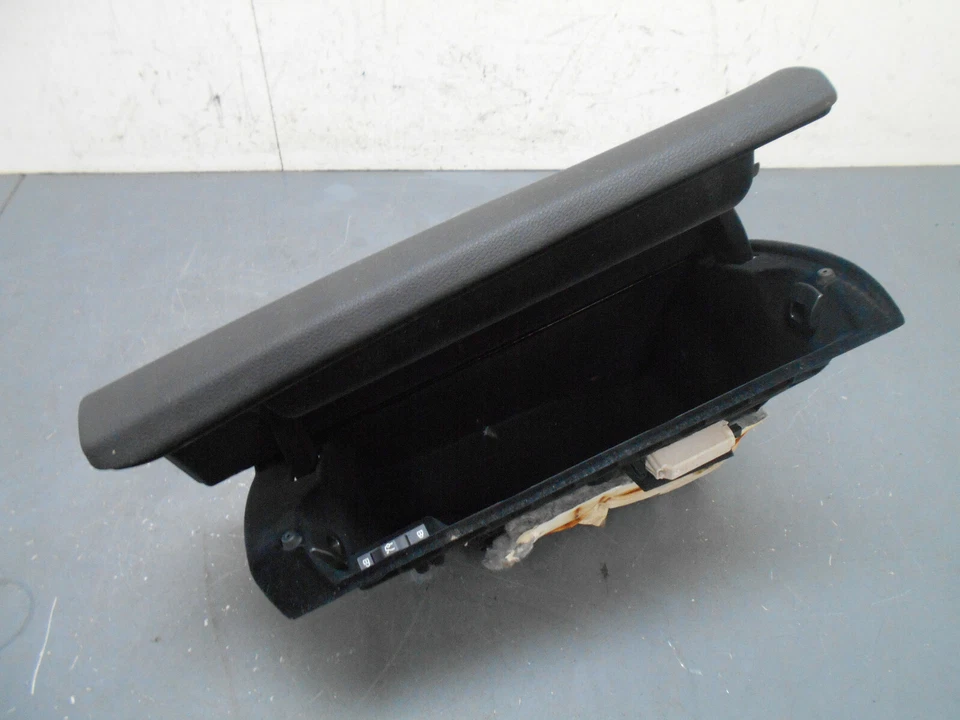 2016 14 15 16 17 18 19 宝马 M4 F82 / F83 手套盒 #6010 H5 — 第 3/4 张图片