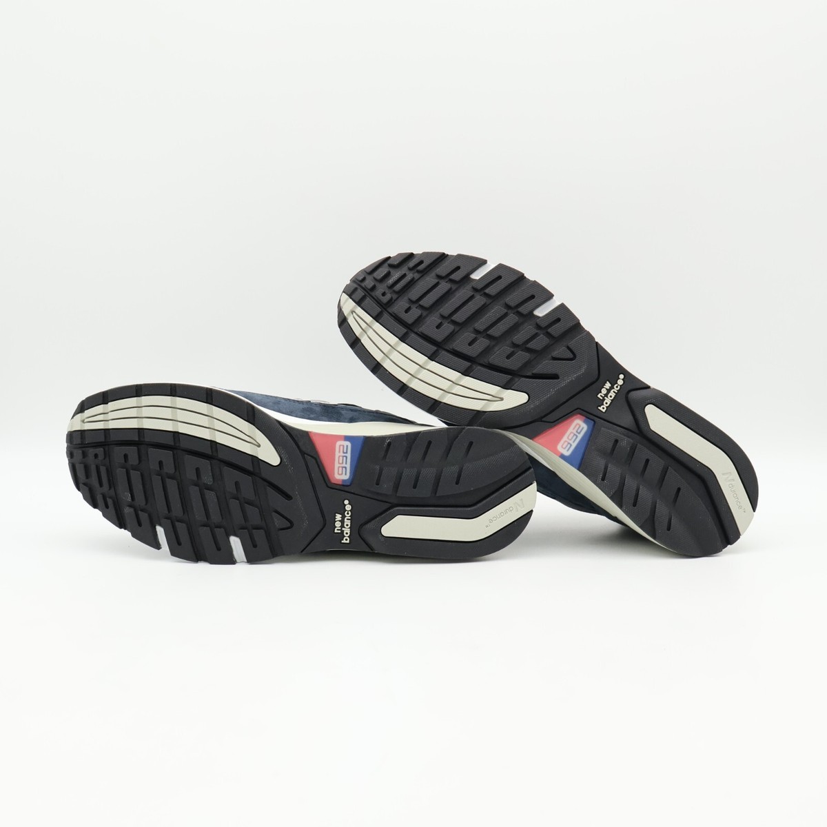 靴 New Balance U992NY 2025 New Balance U992NY Sneaker - Made in USA in Navy New Balance
