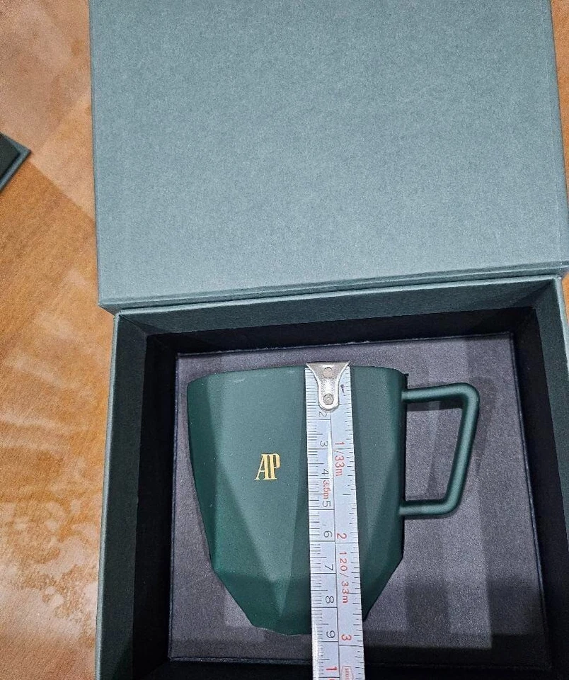Tazas Audemars Piguet 2023 edición limitada cerámica roble real, sin reloj, juego de 2. Foto 4 de 4