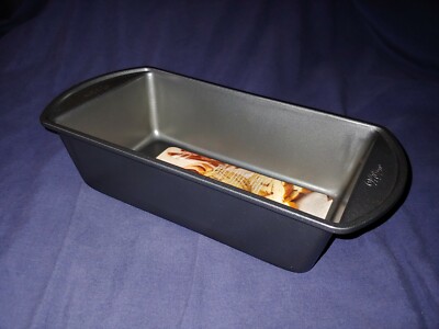 Wilton Premium non-stick Bakeware Pan ( 1 pan for baking food )