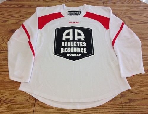 Reebok VTG Athletes Resource Hockey Jersey White Embroidered Adult Medium
