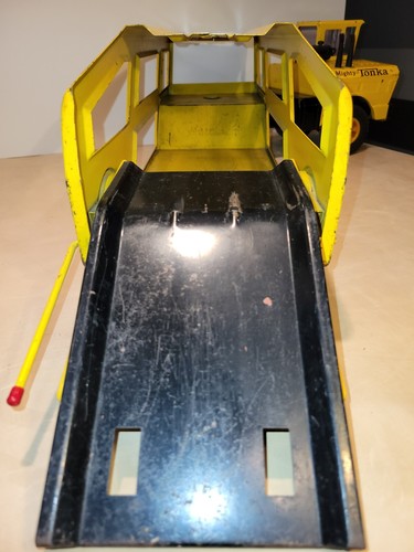 Vintage Mighty Tonka Car carrier 1968 w 3 pickups & 1 station wagon - Picture 11 of 24