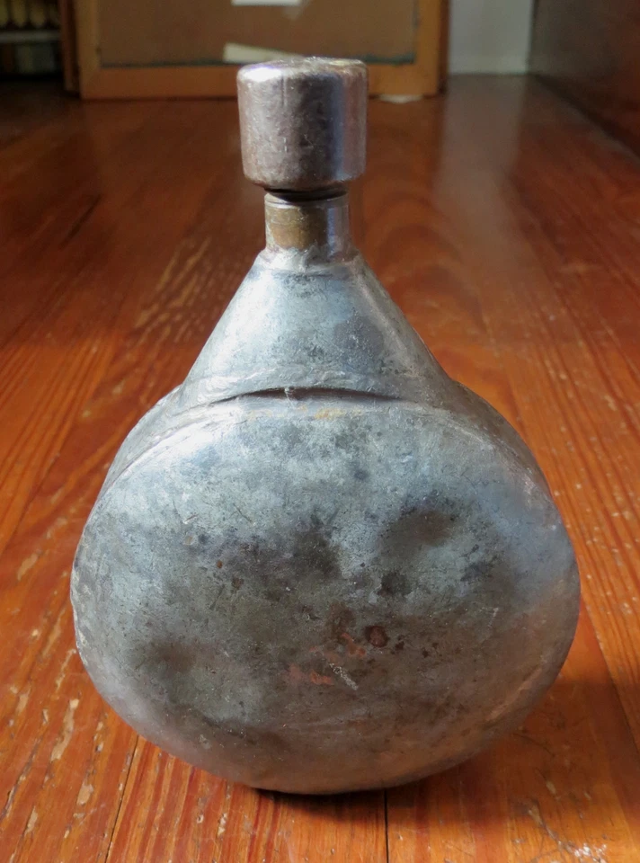 ANTIQUE PEWTER GUN POWDER FLASK 19th C - Image 2 of 4