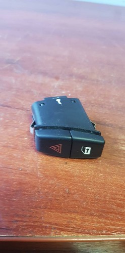 BMW 5 Touring E61 530d Warnblinktaster 6919506 3.0 Diesel 160kw 2004 10687083