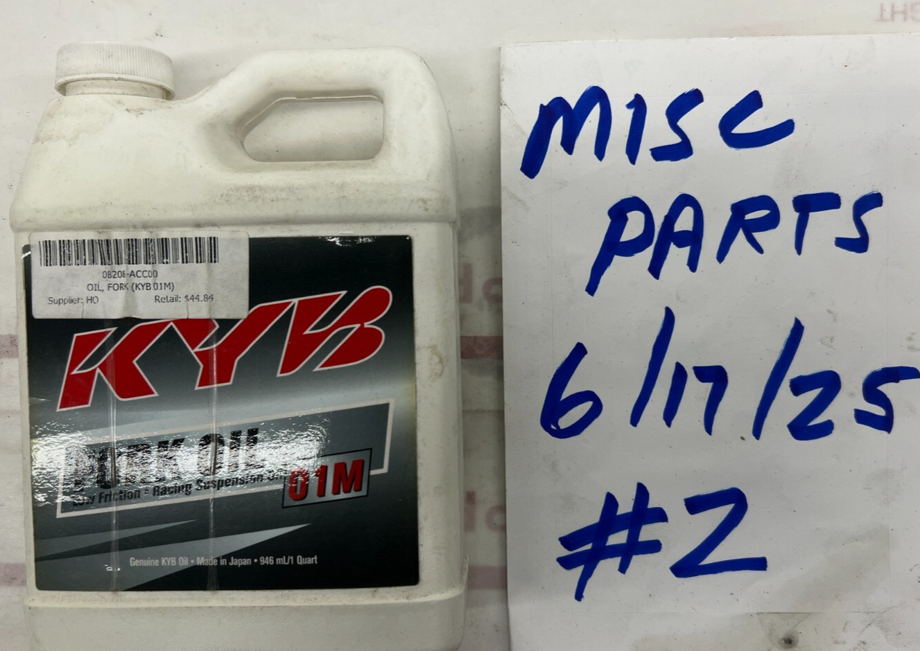 KYB 01M Front Fork Oil - 1 US quart | 130010010101