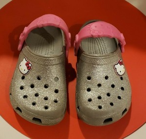 10 11 crocs