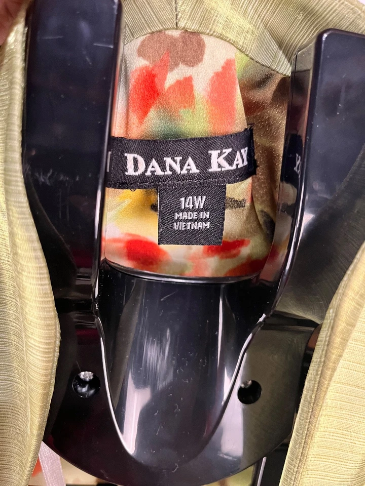 Dana Kay Women’s Green Suit Jacket Size 14W Tailored Blazer Workwear Classic - Image 3 of 4