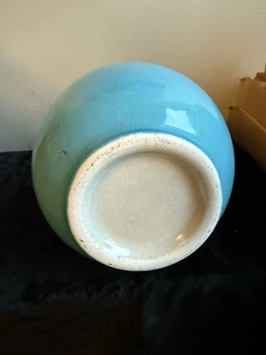 TURQUOISE BLUE DOUBLE GOURD  PORCELAIN CHINESE VASE 22 cm or  8.75 inches