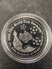 * Nepal 2000 Rupees 2004 PP Silber PP * Fu&szlig;ball WM 2006 (Schub153)