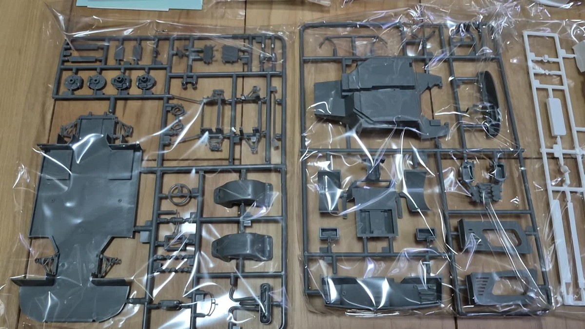 新品SOLDA F40 4個セット Fujimi 1/24 Ferrari F40 LM plastic model Kit with Photo-Etched