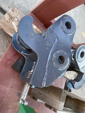 CP EX Quick Hitch Coupler for Deere 35   027.    1  1/4"