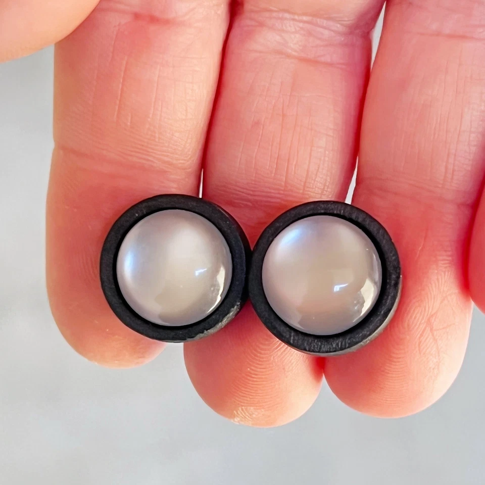 Brincos unissex de aço inoxidável de vidro cinza madeira preta natural - Imagem 4 de 4