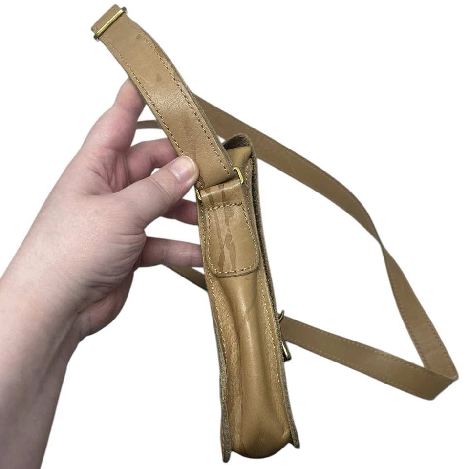 Bolso Bandolera Reportero Dr Martens Beige Cuero Carrara Vertical Foto 3 de 4